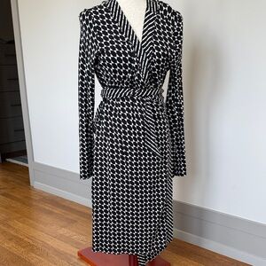 Banana Republic Black and White Geometric Long Sleeve Dress